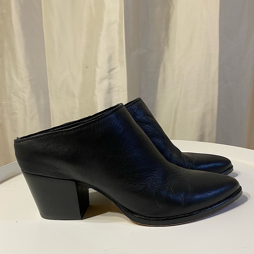 Dolce Vita black mules size 7.5